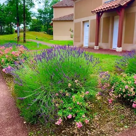 Appartement Dans Joli Village De Vacances 47150 Monflanquin Exterior foto